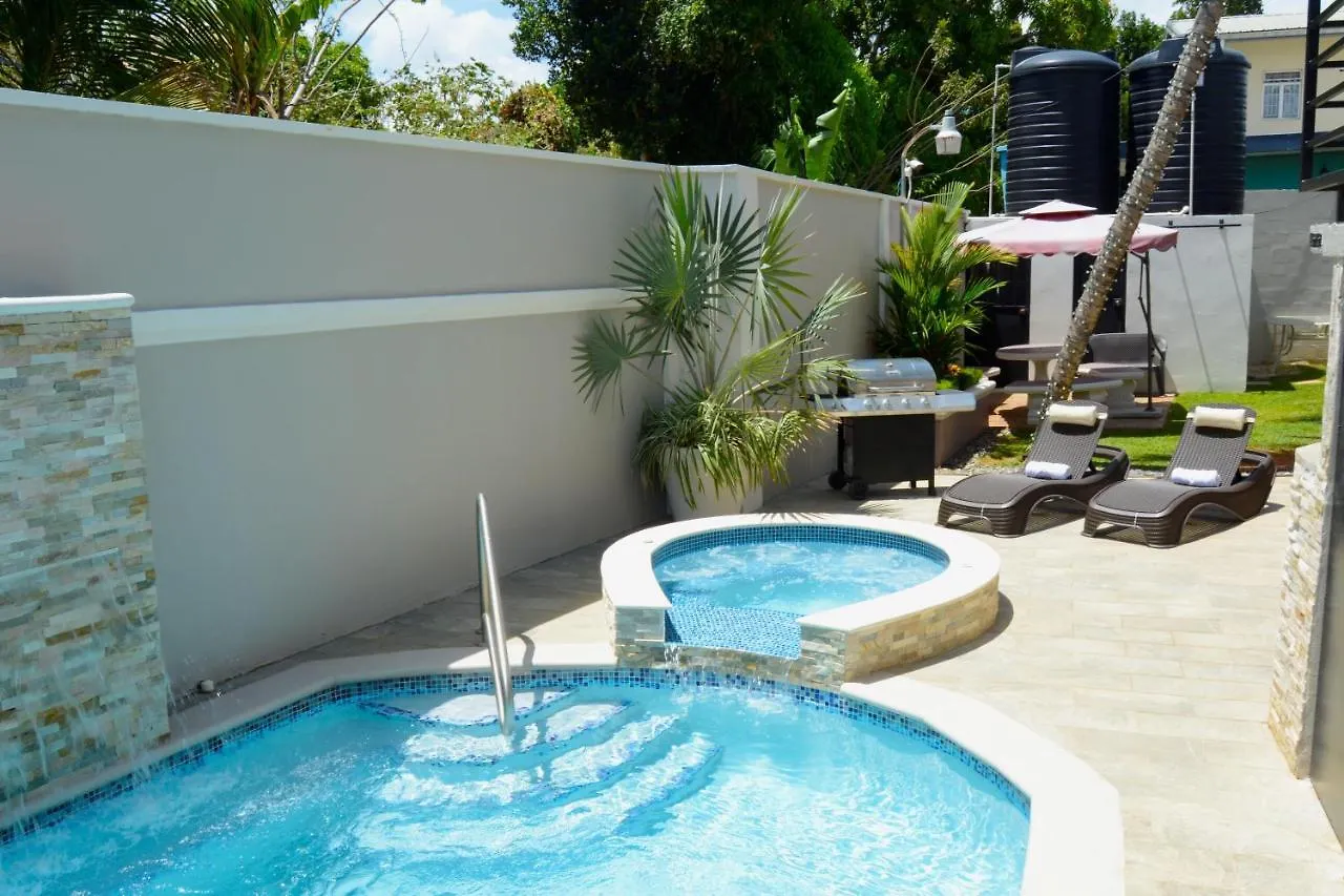 Pineridge Hideaway 1 Bedroom Apartment #1 Arouca