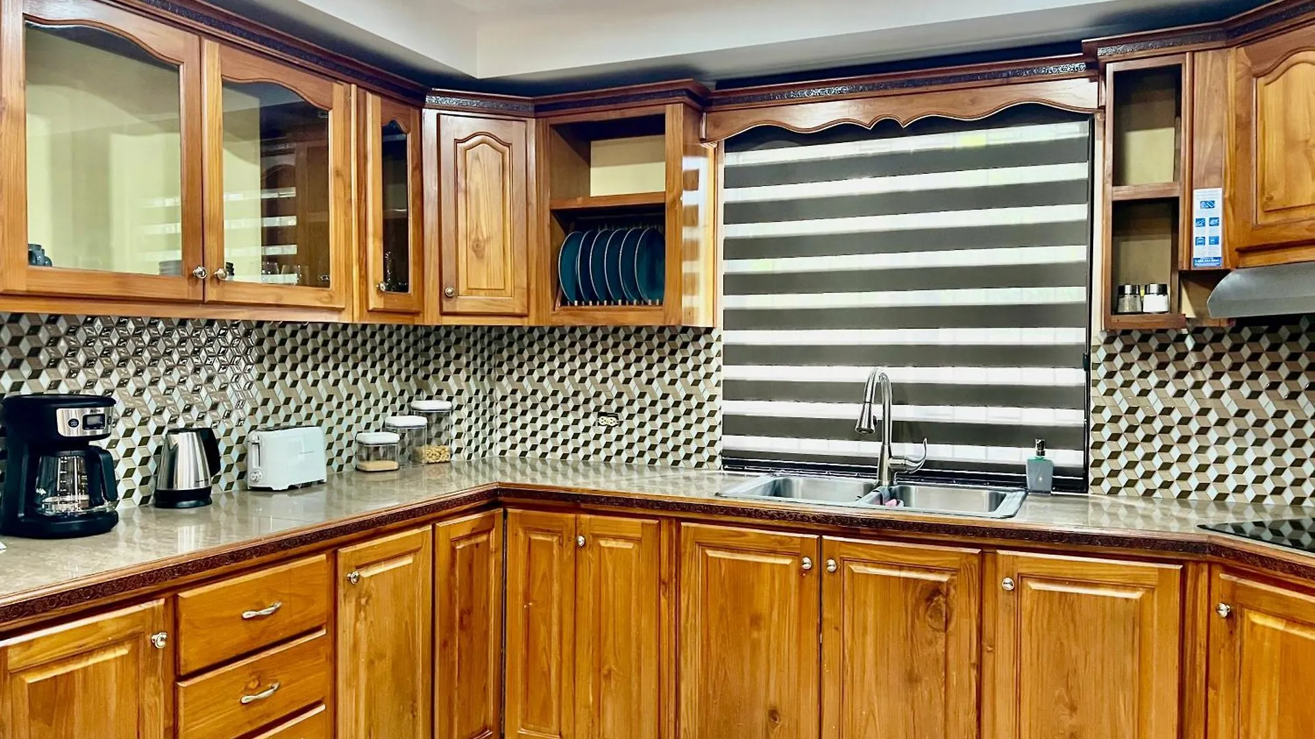 Pineridge Hideaway 1 Bedroom Apartment #1 Arouca