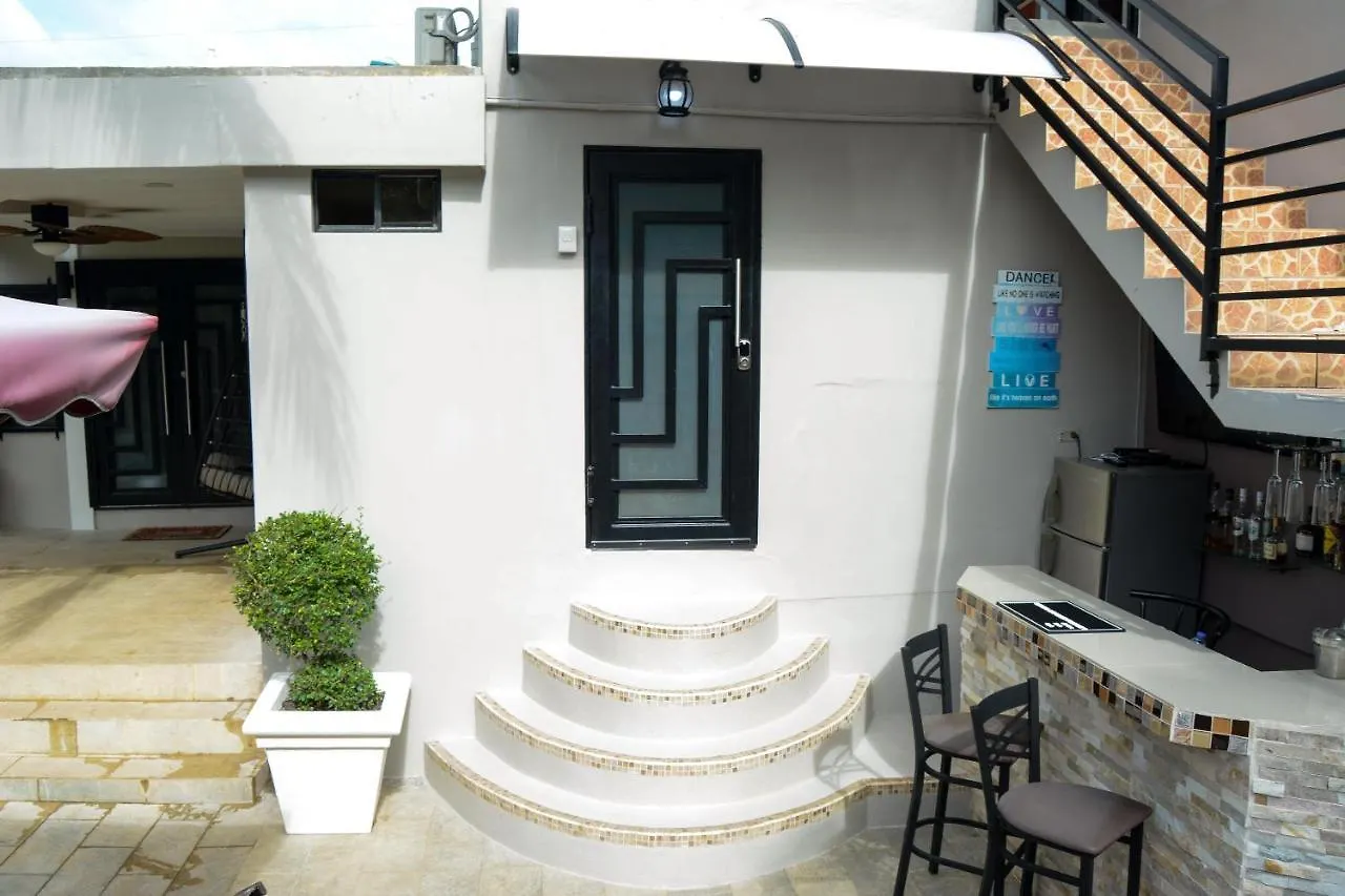 Pineridge Hideaway 1 Bedroom Apartment #1 Arouca
