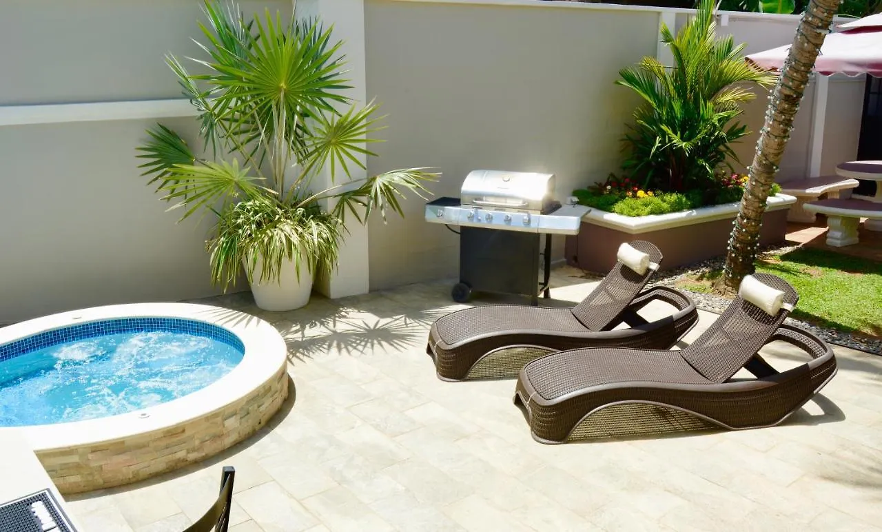 Pineridge Hideaway 1 Bedroom Apartment #1 Arouca